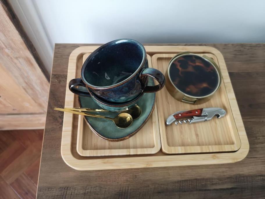 Stylish Apartment In Horsham With Parking And Own Entrance エクステリア 写真